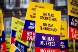 Manifestazione contro il terrorismo in Colombia (foto di democrazia km zero)