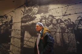 Igor Malicki (Ucraino), sopravvissuto del lager di Auschwitz, visita l'ex campo di sterminio