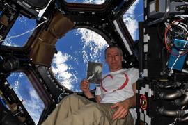 L'immagine del Paesaggio lunare di Ginz in orbita con l'astronauta Drew Feustel