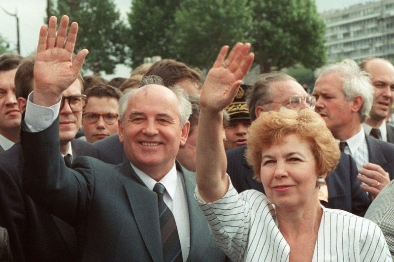 Gorbaciov con la moglie Raissa 