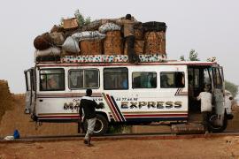 Il tradizionale mezzo di trasporto "Mali express" (foto di Ferdinand Reus)
