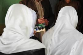Donne afghane velate (foto di US Embassy Kabul)