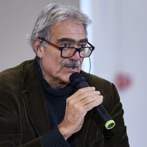Marcello Flores