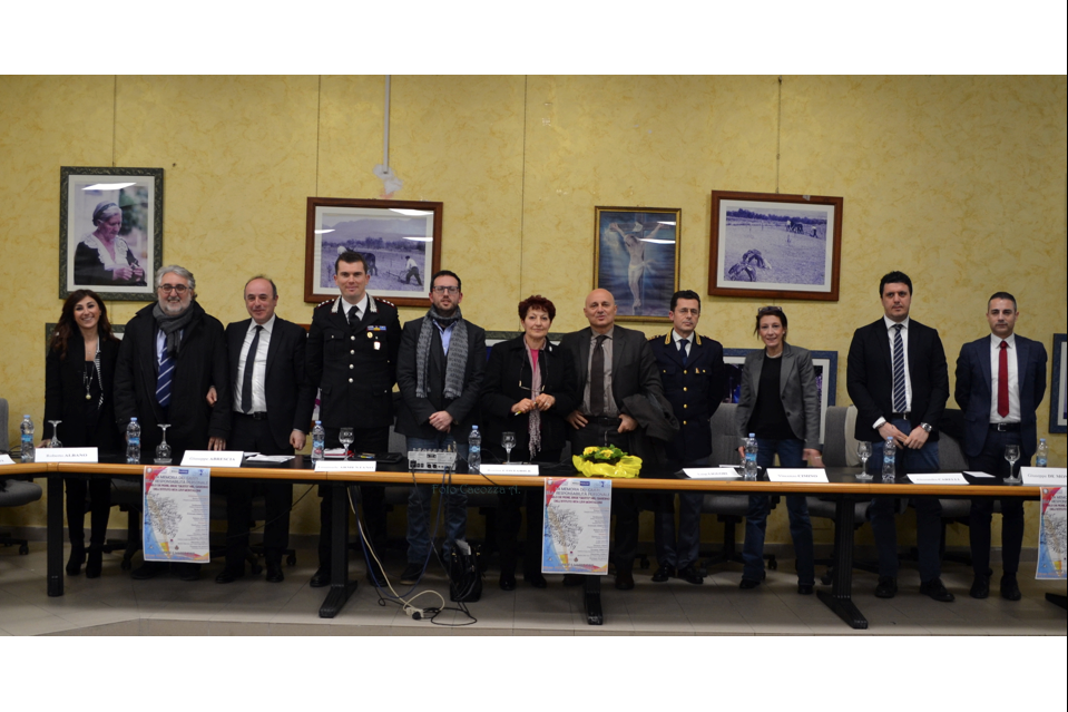 Spezzano Albanese, con la presenza del sindaco di Spezzano Albanese, il sindaco di Rota Greca e il dirigente della polizia posta Calabria