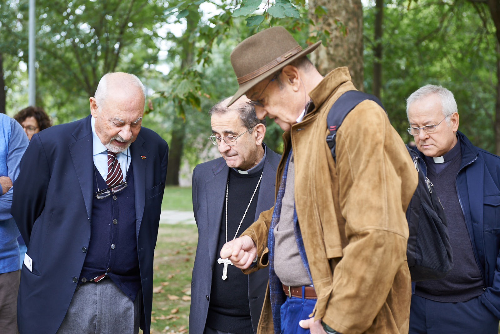 I fondatori Pietro Kuciukian e Gabriele Nissim con Mons. Mario Delpini, arcivescovo di Milano 