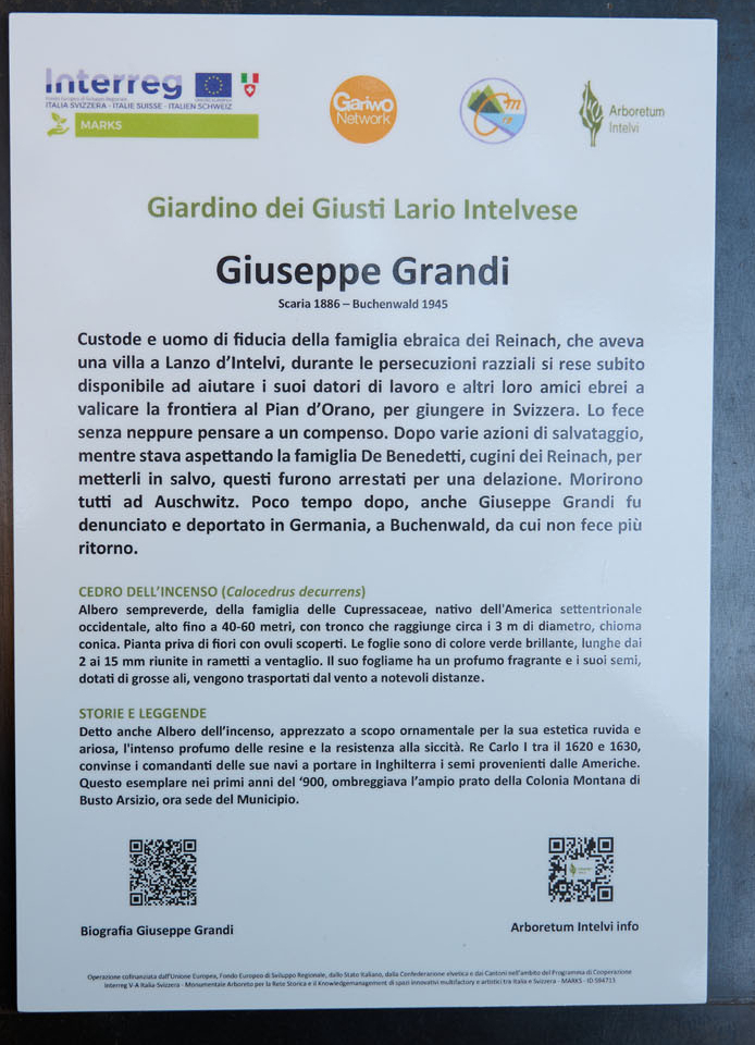 Targa dedicata a Giuseppe Grandi, primo Giusto onorato.