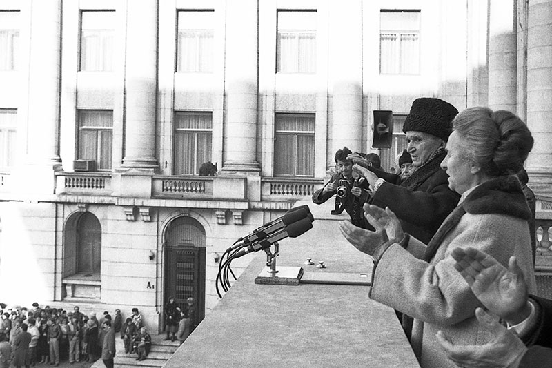 Il momento in cui Ceaușescu viene fischiato e la trasmissione televisiva sta per essere interrotta, 21 dicembre 1989.