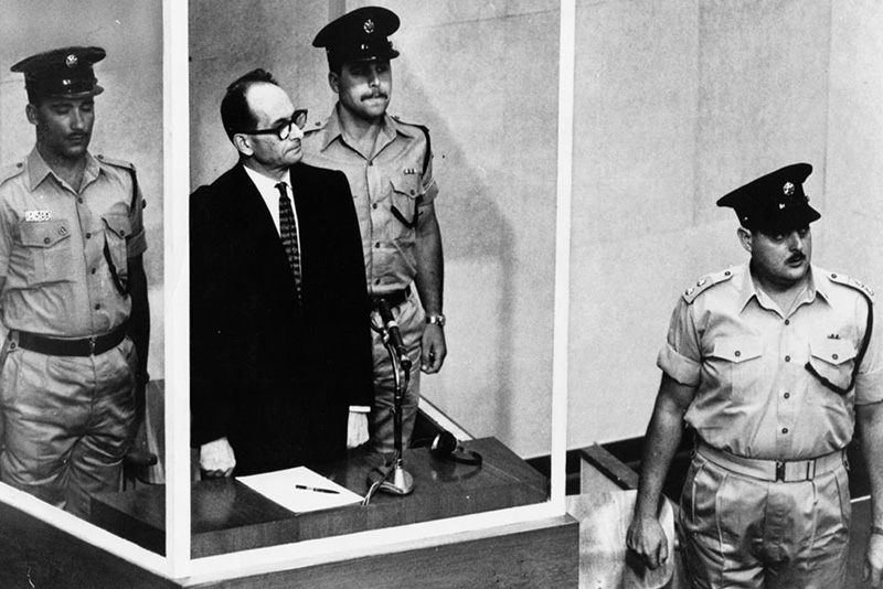 Adolf Eichmann all'apertura del processo, 11 aprile 1961.