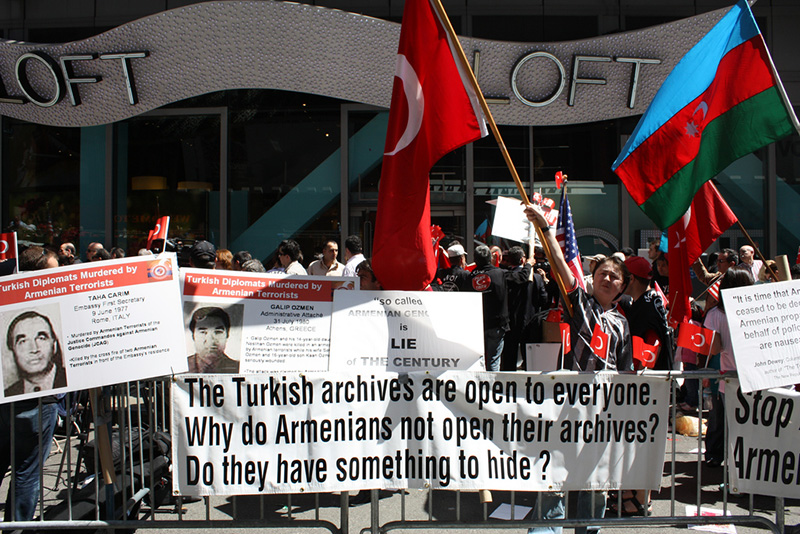 Armenian geocide denialist demonstration in New York, 25 April 2009.